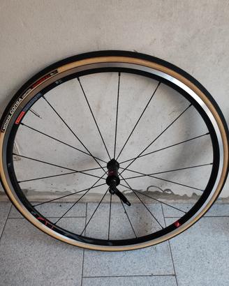 Nuove ruote Fullcrum racing 5 con copertoni nuovi.