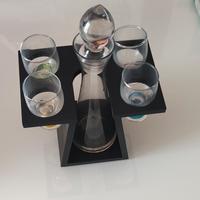 Bicchieri con Bottiglia Amaro