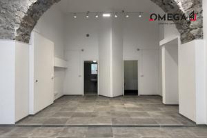 CENTRO - Negozio ristrutturato fronte strada