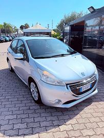 Peugeot 208 1.4 HDi 68 CV 5 porte Allure