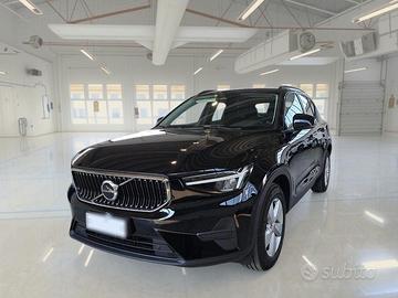 VOLVO XC40 B3 AUTOMATICO ESSENTIAL SUV