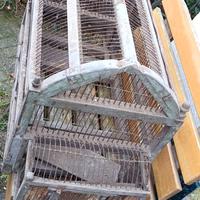 antica gabbia per uccelli in legno 