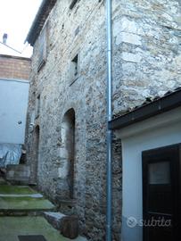 Casa rustico fabbricato rurale stalla