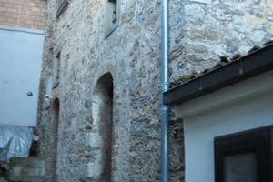 Casa rustico fabbricato rurale stalla