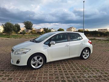TOYOTA AURIS IBRIDA