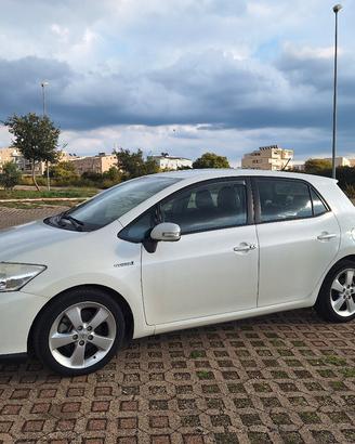 TOYOTA AURIS IBRIDA