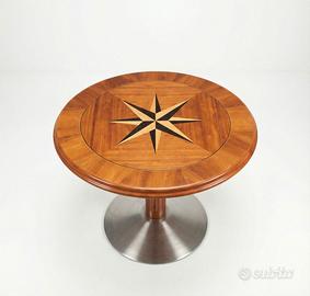 Tavolo rotondo di design con intarsio a stella