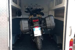 Carrello trasporto moto chiuso