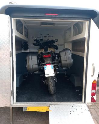 Carrello trasporto moto chiuso