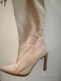 Stivale scamosciato beige