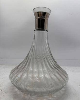 Decanter vintage in vetro lavorato con tappo