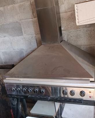 Cucina a gas e cappa