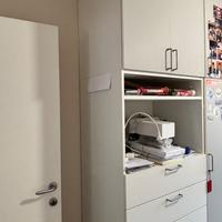 Mobile cassettiera con doppio contenitore ad anta