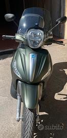 Beverly Piaggio 300