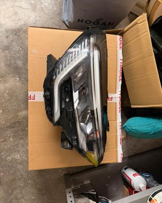 Faro fanale Dx per clio 2019
