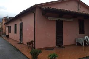 Casa indipendente a San Giuliano Terme
