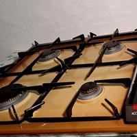 piano cottura con quattro forme