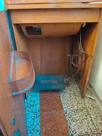 Mobiletto con pedaliera macchina SINGER