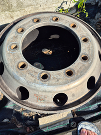 Cerchio in lega Alcoa per gomma 315 r22,5 camion