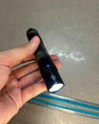 Torcia ricaricabile Nitecore MH11