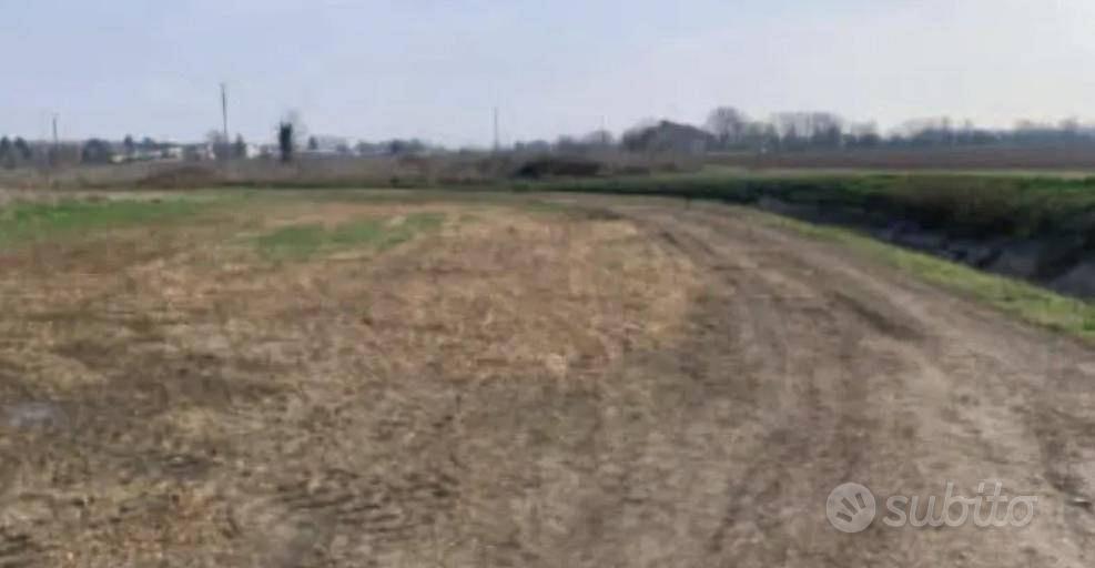 Immobile in asta di 10537 m² a Sorgà - Altro