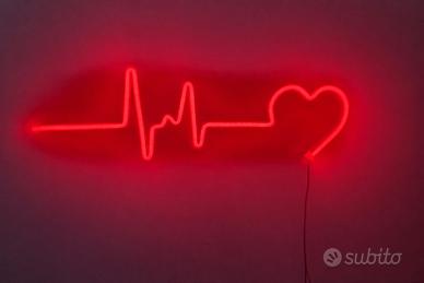 Neon Sign “Haeratbeat” con Forma di Cuore