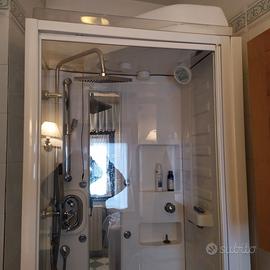 "Cabina doccia idromassaggio e sauna"