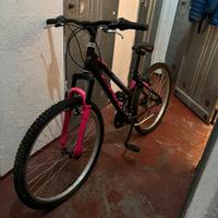 Bici MTB B’TWIN Rockrider 24” – ideale ragazzi
