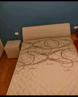 Letto matrimoniale 