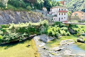 3 LOCALI A VARAZZE