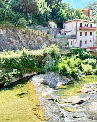 3 LOCALI A VARAZZE