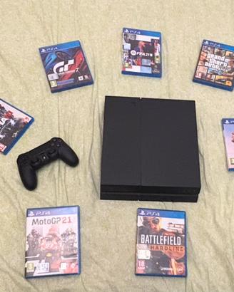 Ps4 con 8 giochi leggere bene