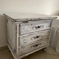 Comodino shabby chic