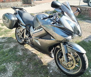 Honda vfr in ordine