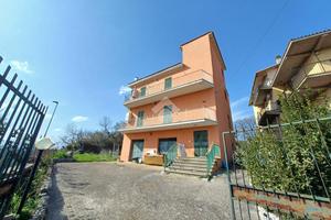 CASA INDIPENDENTE A CALCATA