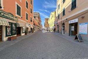 4 LOCALI A GENOVA
