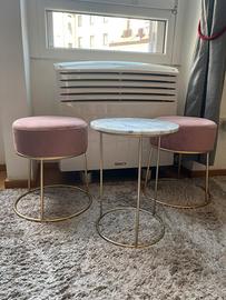 Tavolino in marmo e 2 pouf