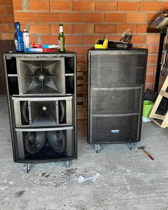 Impitanto audio Mackie fussion 3000