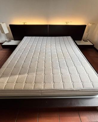 Camera da letto completa: letto LED, armadio, comò