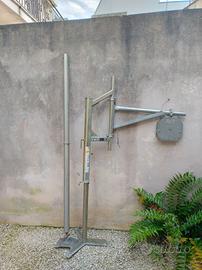 Puntello montacarichi con bandiera e carrucola