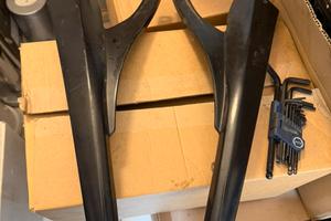 Buell telaietti sella regolatore di tensione ecc..