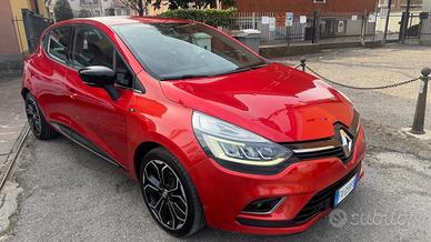 Renault Clio dCi 8V 90 CV EDC 5 porte Moschino Int