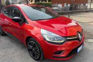 Renault Clio dCi 8V 90 CV EDC 5 porte Moschino Int