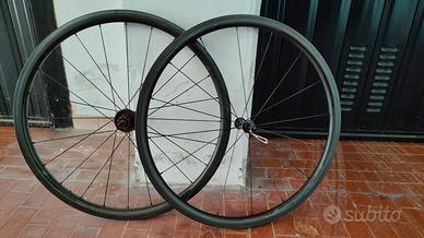 ruote in carbonio con freni rim