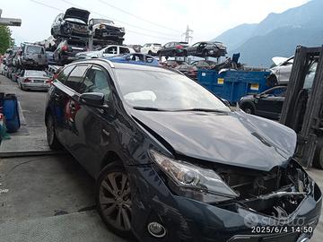 TOYOTA AURIS 1.8 IBRIDA 2015 2ZR-FXE PER RICAMBI