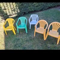 sedie plastica colorate 