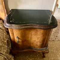 Comodino in stile Chippendale