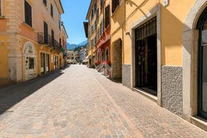 NEGOZIO A GARGNANO
