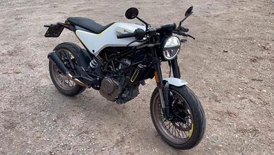 Husqvarna Vitpilen 401 AKRAPOVIČ
