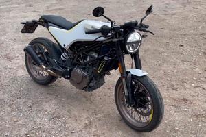Husqvarna Vitpilen 401 AKRAPOVIČ